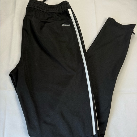 Adidas Black and White Sweater with Iconic Design - Picture 3 of 8